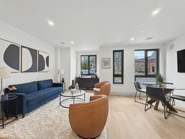 34 Oak Street 0, Boston MA 02136