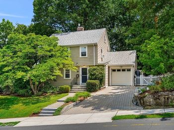 4 Daniels St