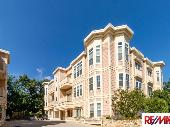 69 Bolton Street 101, Cambridge MA 02140