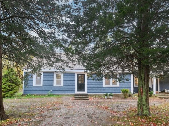 1 Rounseville Rd, Rochester MA 02770