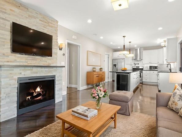 108-110 Burrill St 1, Swampscott MA 01907