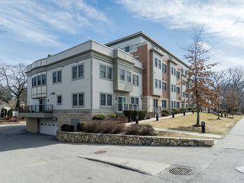 321 Hammond Pond Pkwy