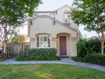 1638 E San Antonio Street