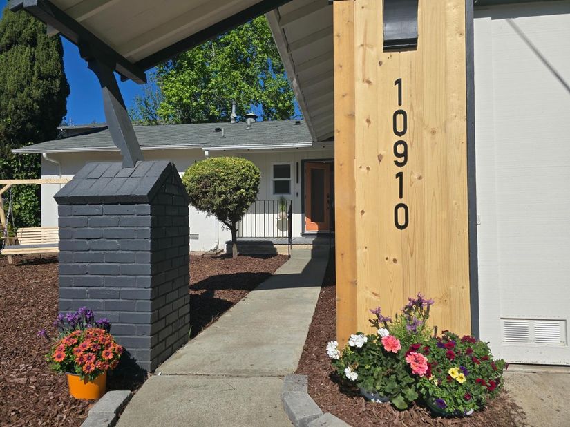 10910 Glen Artney Street, Oakland CA 94605