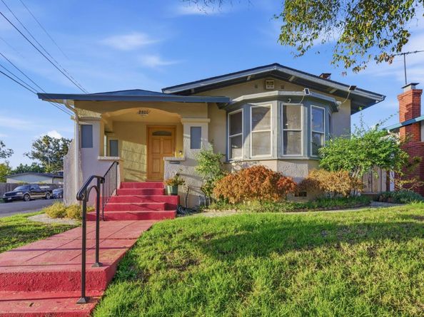 2801 Bartlett Street, Oakland CA 94602