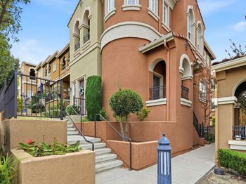 568 Altino Boulevard