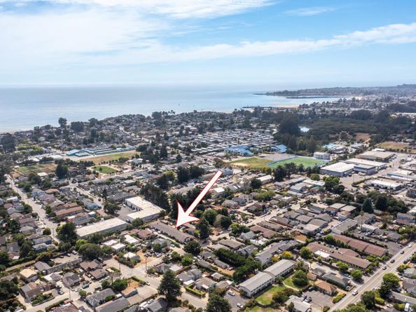 2030 Kinsley Street, Santa Cruz CA 95062