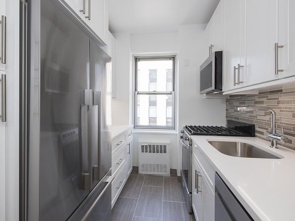 7 Lexington Avenue 11D, New York NY 10010