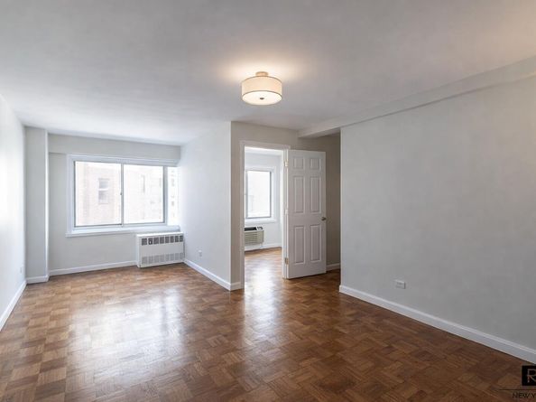 240 East 55th Street 9E, New York NY 10022