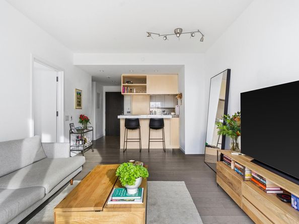 252 South Street 18B, New York NY 10002