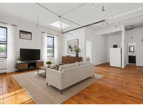 17 Thames Street, Brooklyn NY 11206