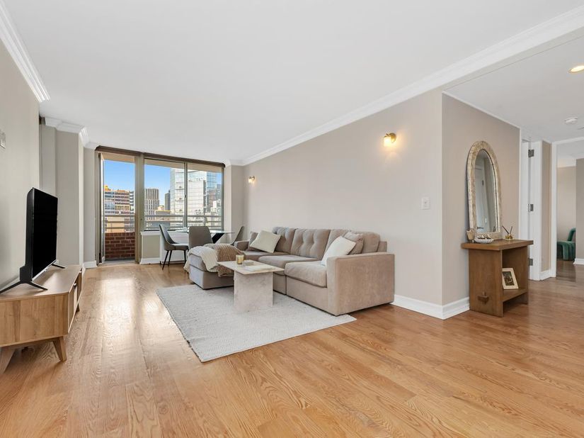 236 East 47th Street 38A, New York NY 10017