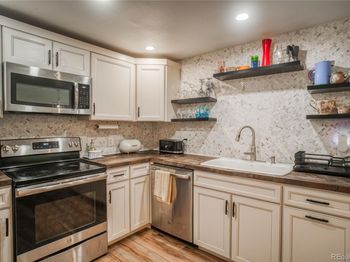 1842 Canyon Boulevard