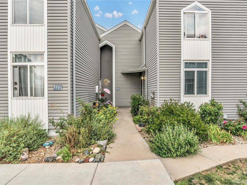 3371 S Monaco Street Parkway A, Denver CO 80222