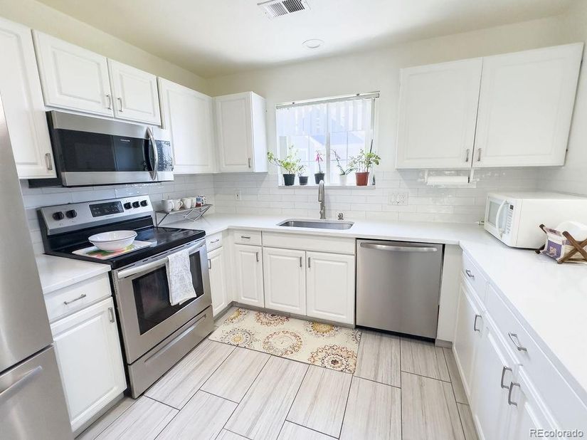 19163 E Wyoming Drive 105, Aurora CO 80017