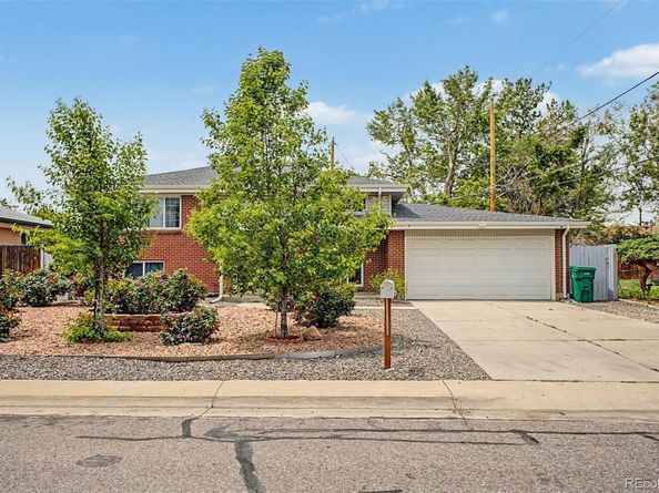 933 Newcombe Street, Lakewood CO 80215