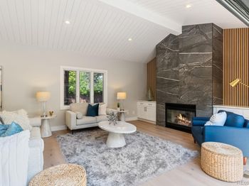 2552 E Alameda Avenue