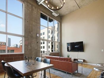 1050 Cherokee Street