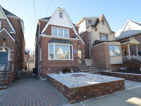 6348 83rd Street, Middle Village NY 11379