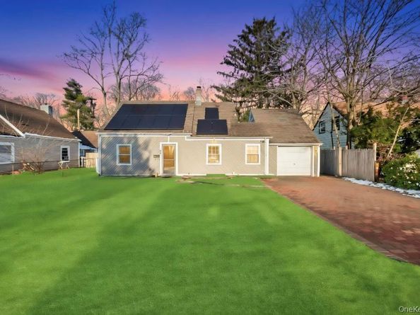 66 Maplewood Drive, Westbury NY 11590