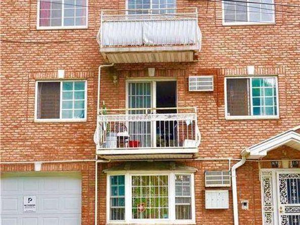 8713 164th Street, Jamaica Hills NY 11432