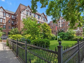 160-15 Powells Cove Boulevard