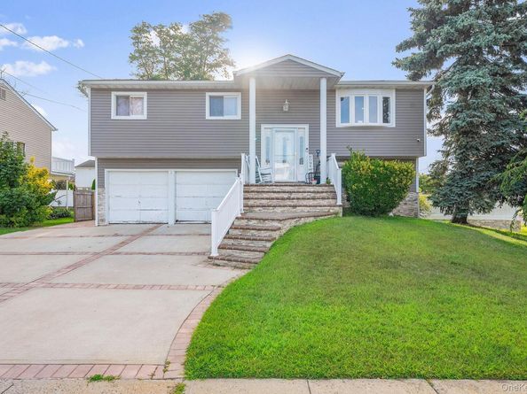 1 Ozone Place, Massapequa NY 11758