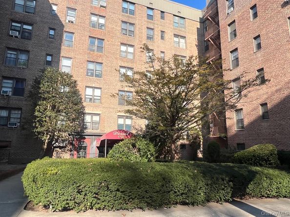 83-25 98 Street 3B, Woodhaven NY 11421