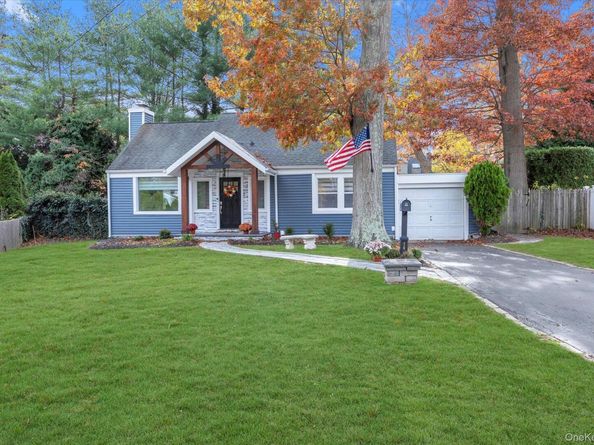 16 Piermont Court, Melville NY 11747