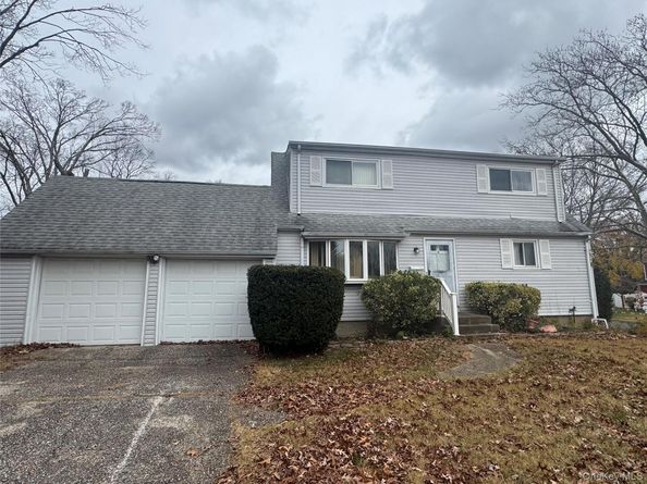 3 Vine Court, Centereach NY 11720