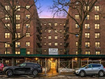 204-15 Foothill Avenue