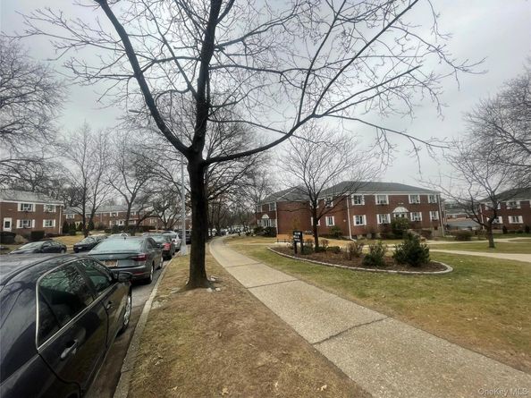 224-04 Manor Road Lower Level First Foor, Queens Village NY 11427