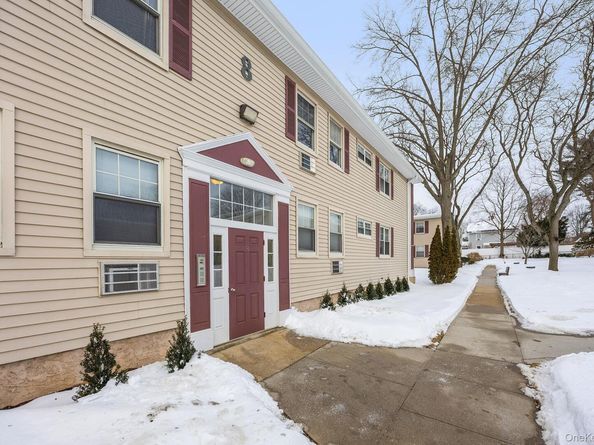 324 Post Avenue 8F, Westbury NY 11590