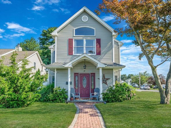 29 North Plaza, Amity Harbor NY 11701