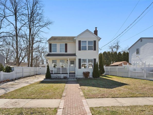 254 40th Street, Copiague NY 11726