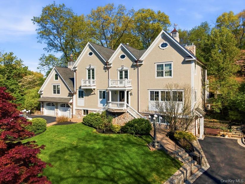 33 Greenbriar Drive, Chappaqua NY 10514