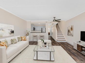 121 Sunset Boulevard