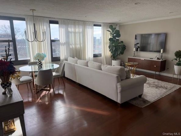 10-24 166th Street 7C, Beechhurst NY 11357