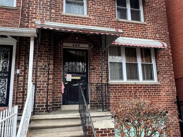 946 E 215th Street, Bronx NY 10469