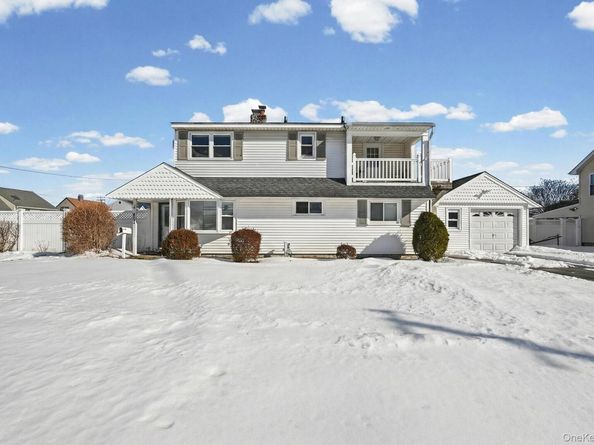 190 Meridian Road, Levittown NY 11756