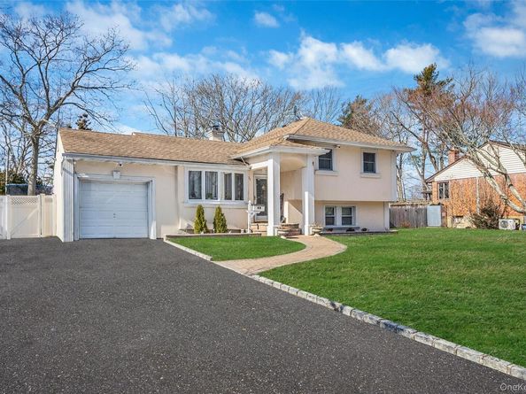 86 Overlook Drive, East Islip NY 11730