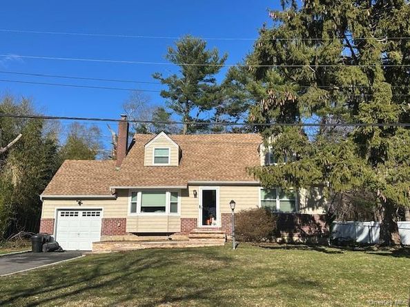 21 Ruby Lane, Huntington Station NY 11746