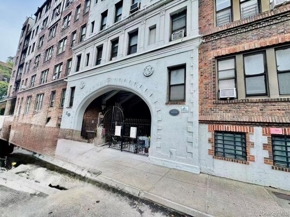 117-14 Union Turnpike Ac3, Kew Gardens NY 11415