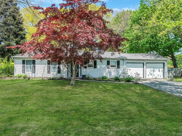 5 Oakwood Avenue, Port Jefferson Station NY 11776