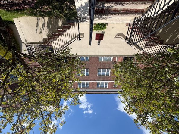 4 Chateaux Circle 4C, Scarsdale NY 10583