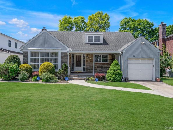 161 Rose Lane, New Hyde Park NY 11040