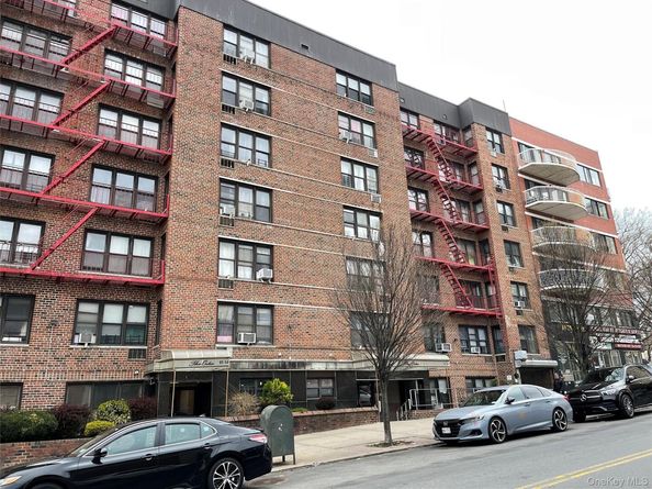 8720 175th Street 6J, Jamaica NY 11432