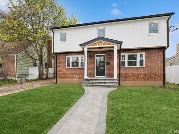 759 Barry Place, Uniondale NY 11553
