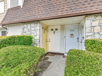 129 Pointe Circle N