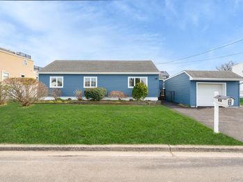 33 E Seacrest Avenue